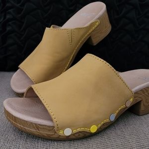 DANSKO GIANNA YELLOW MILLED NUBUCK OPEN TOE CLOGS